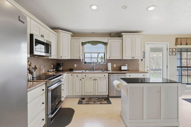 360 S Lakeside Drive, Huntsville, TX 77320