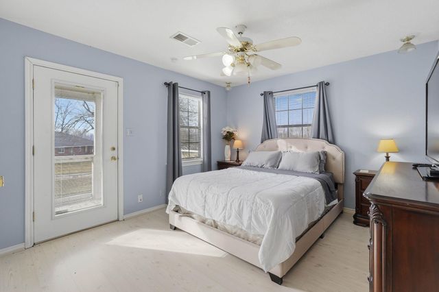 360 S Lakeside Drive, Huntsville, TX 77320