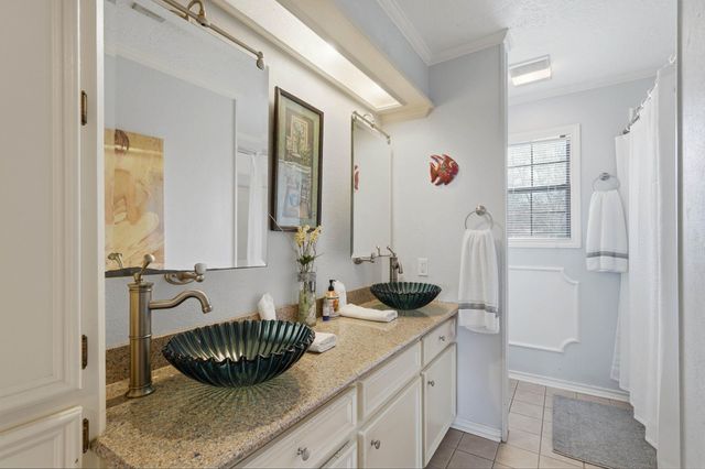 360 S Lakeside Drive, Huntsville, TX 77320