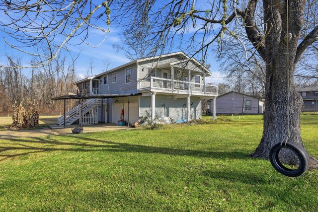 360 S Lakeside Drive, Huntsville, TX 77320