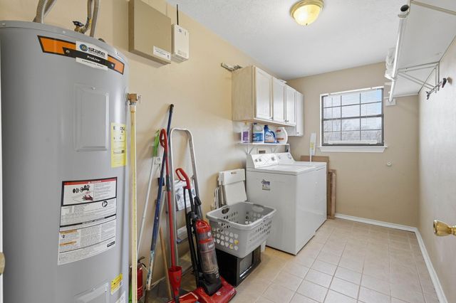 360 S Lakeside Drive, Huntsville, TX 77320