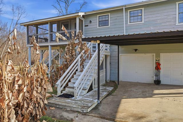 360 S Lakeside Drive, Huntsville, TX 77320