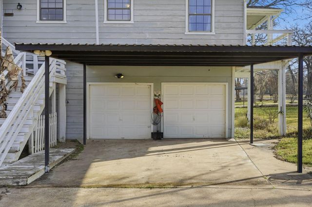 360 S Lakeside Drive, Huntsville, TX 77320