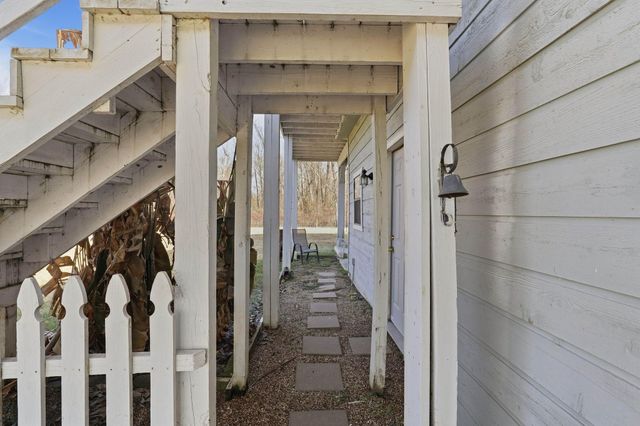 360 S Lakeside Drive, Huntsville, TX 77320