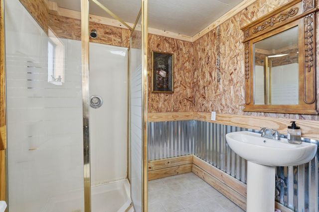 360 S Lakeside Drive, Huntsville, TX 77320