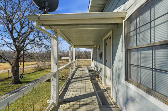 360 S Lakeside Drive, Huntsville, TX 77320