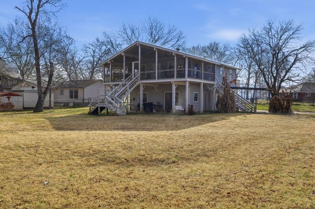 360 S Lakeside Drive, Huntsville, TX 77320
