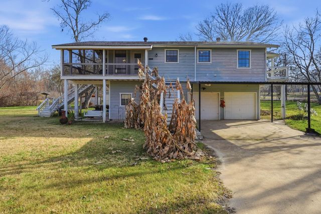 360 S Lakeside Drive, Huntsville, TX 77320