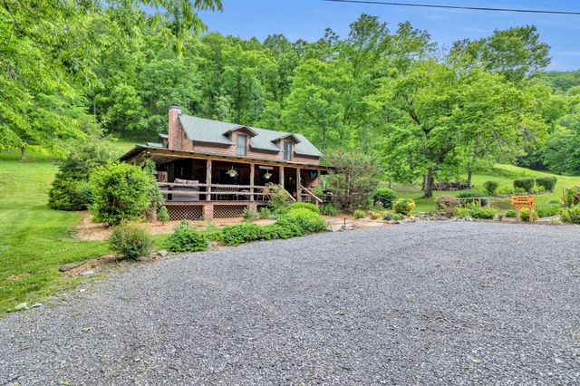 28 Bussell Ln, Gordonsville, TN 38563