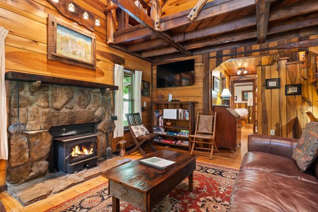 28 Bussell Ln, Gordonsville, TN 38563