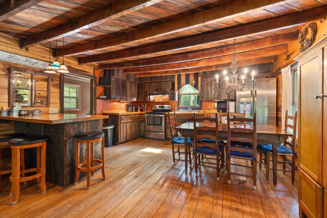 28 Bussell Ln, Gordonsville, TN 38563
