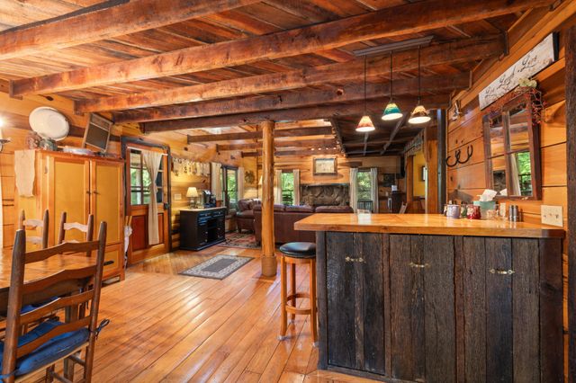 28 Bussell Ln, Gordonsville, TN 38563