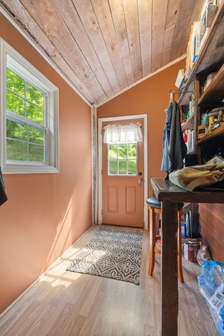 28 Bussell Ln, Gordonsville, TN 38563