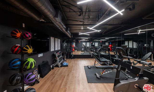 930 N Doheny Drive 305, West Hollywood, CA 90069