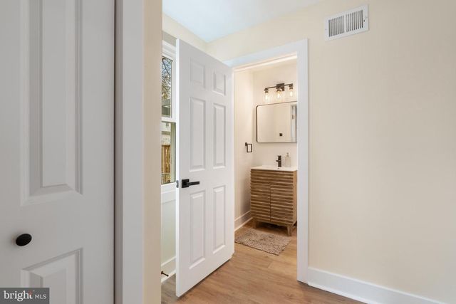 530 ARTHUR ST, Philadelphia, PA 19111