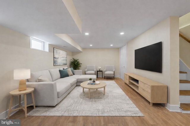 530 ARTHUR ST, Philadelphia, PA 19111