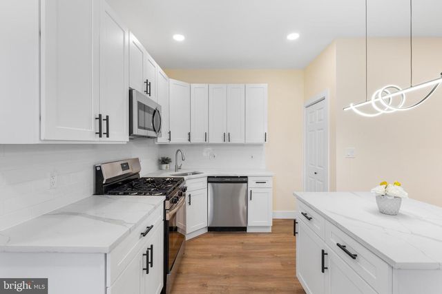 530 ARTHUR ST, Philadelphia, PA 19111