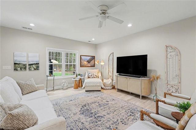 820 Sunset Pointe Drive, Salisbury, NC 28146