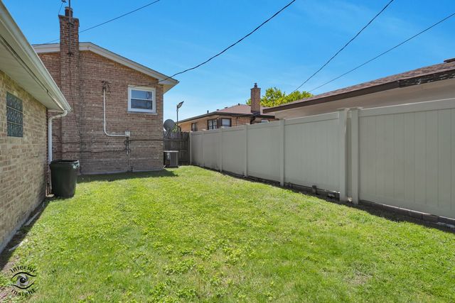 5532 Oak Center Drive, Oak Lawn, IL 60453