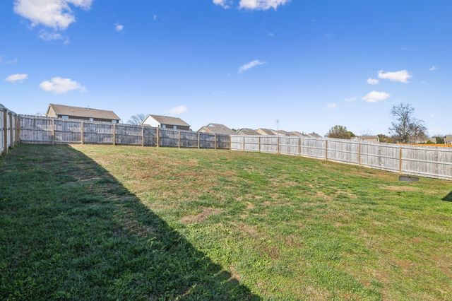 140 Hackney Ln, Gallatin, TN 37066