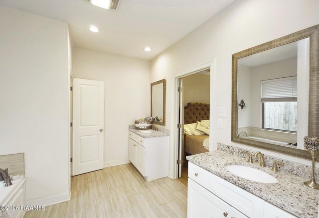 106 Lukes Hollow Lane, Lafayette, LA 70508