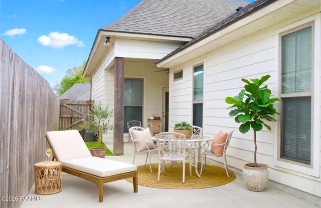 106 Lukes Hollow Lane, Lafayette, LA 70508