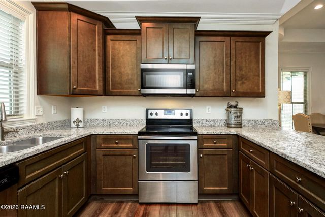 106 Lukes Hollow Lane, Lafayette, LA 70508