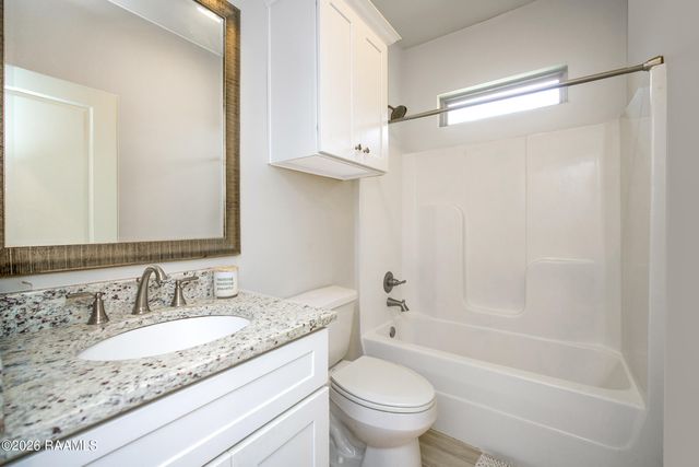 106 Lukes Hollow Lane, Lafayette, LA 70508