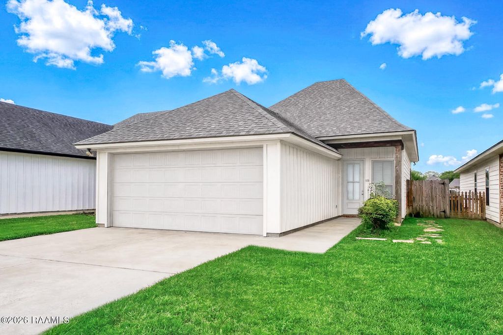 106 Lukes Hollow Lane, Lafayette, LA 70508