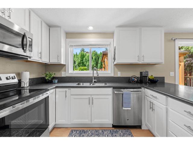 5676 Se HILLWOOD Cir, Milwaukie, OR 97267