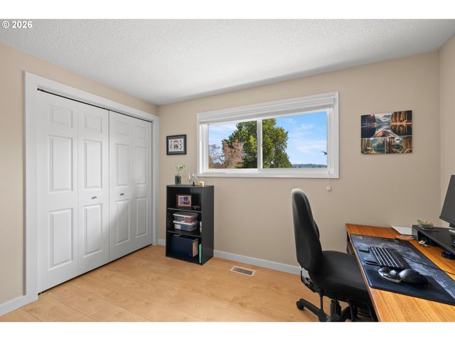 5676 Se HILLWOOD Cir, Milwaukie, OR 97267