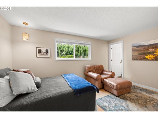 5676 Se HILLWOOD Cir, Milwaukie, OR 97267