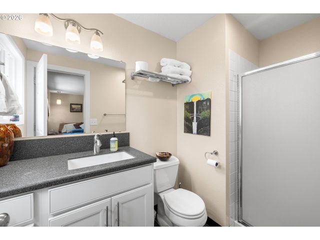 5676 Se HILLWOOD Cir, Milwaukie, OR 97267