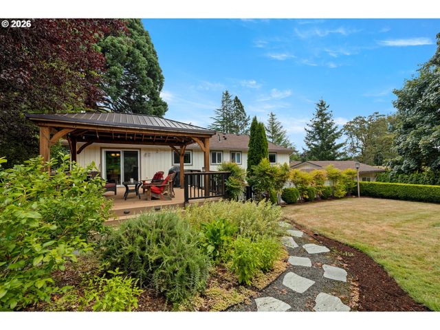 5676 Se HILLWOOD Cir, Milwaukie, OR 97267
