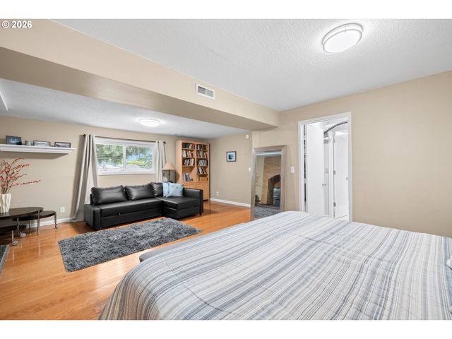 5676 Se HILLWOOD Cir, Milwaukie, OR 97267