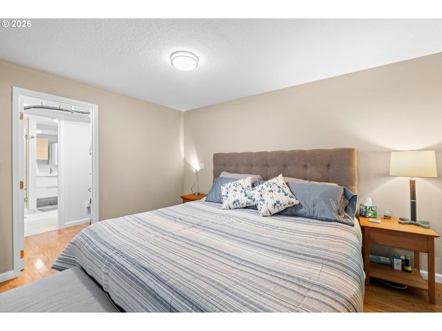 5676 Se HILLWOOD Cir, Milwaukie, OR 97267