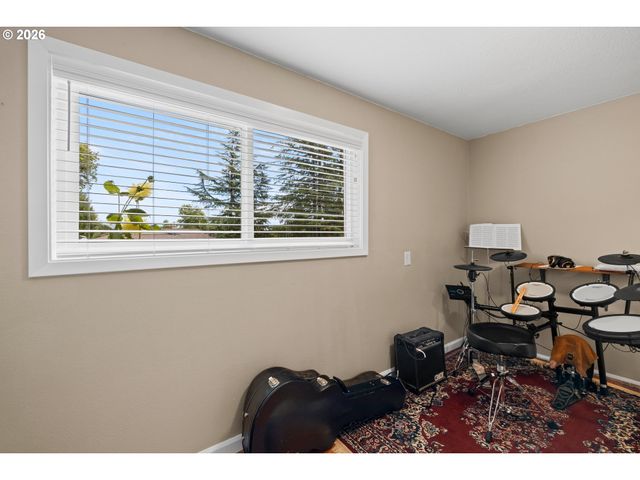 5676 Se HILLWOOD Cir, Milwaukie, OR 97267