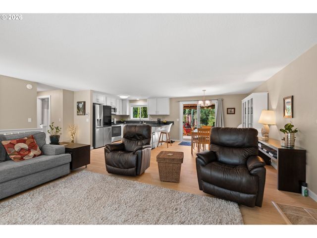 5676 Se HILLWOOD Cir, Milwaukie, OR 97267