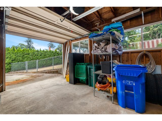 5676 Se HILLWOOD Cir, Milwaukie, OR 97267