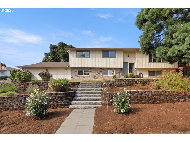 5676 Se HILLWOOD Cir, Milwaukie, OR 97267
