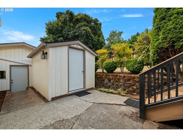 5676 Se HILLWOOD Cir, Milwaukie, OR 97267