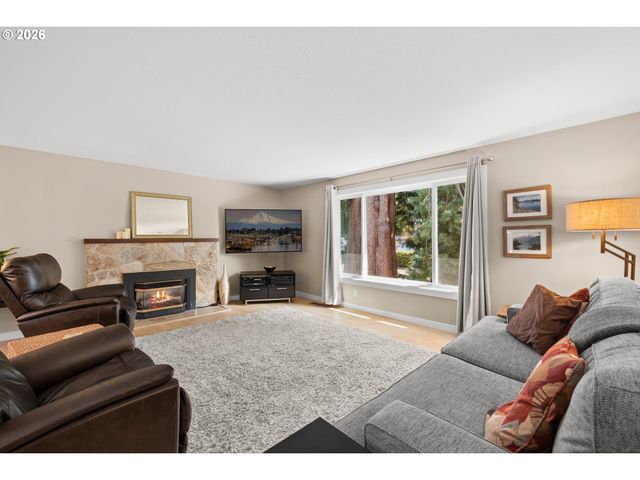 5676 Se HILLWOOD Cir, Milwaukie, OR 97267