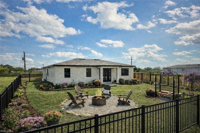 2618 69th ST W, Lehigh Acres, FL 33971