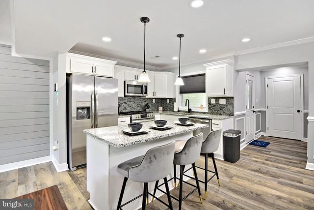 606 MEADOW RD, Baltimore, MD 21206
