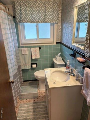32901 Grinsell Drive, Warren, MI 48092