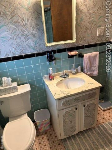 32901 Grinsell Drive, Warren, MI 48092