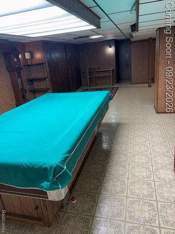 32901 Grinsell Drive, Warren, MI 48092