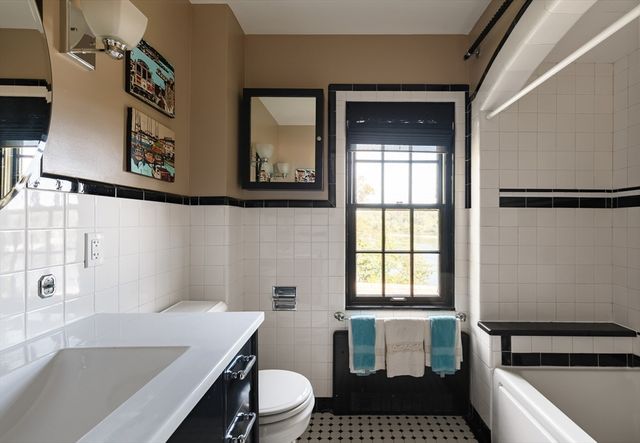 436 Lafayette St, Salem, MA 01970