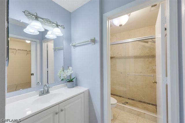 5685 Whitaker RD 202, Naples, FL 34112