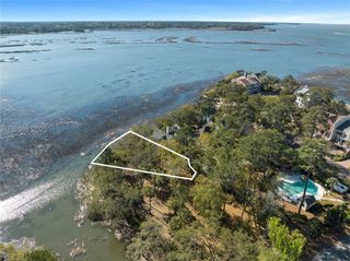 17 Indian Hill Ln, Hilton Head Island, SC 29926